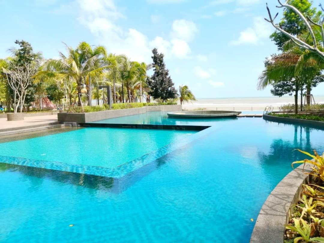 Timurbay Seafront Residence By L'Amour Home 关丹 外观 照片